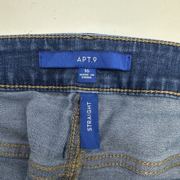 Apt. 9 Straight Distressed Women's size 16 Dark Wash Blue Denim jeans - Picture 3 of 5